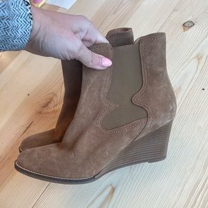 Andre Assous camel, suede boots